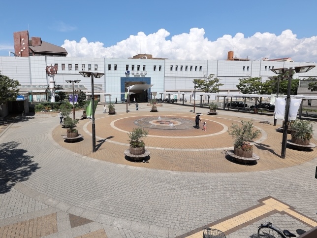 新長田駅前広場